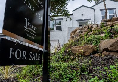 Mortgage rates sink again, and homebuyers jump back in